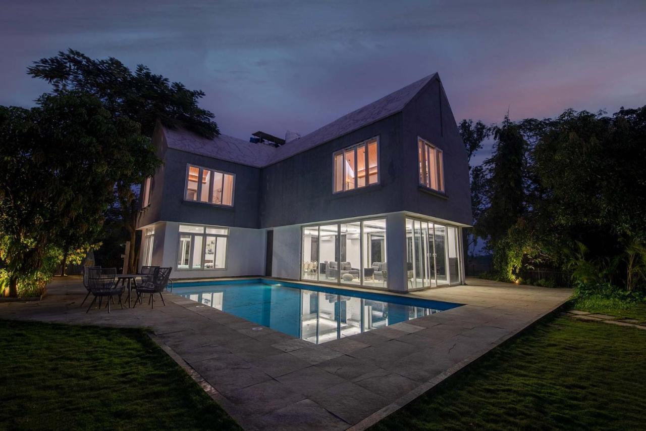 Twilight Grove By Stayvista - Pool- View Villa With Manicured Lawn, Contemporary Interiors & Home Theatre Karjat Εξωτερικό φωτογραφία